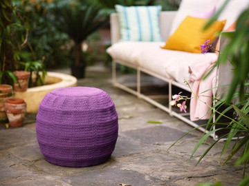 Η βασίλισσα Ελισάβετ και ο πρίγκιπας Φίλιππος στα ανάκτορα του Μπάκιγχαμ λίγο πριν το γάμο τους το 1947. Η βασίλισσα Ελισάβετ και ο πρίγκιπας Φίλιππος στα ανάκτορα του Μπάκιγχαμ λίγο πριν το γάμο τους το 1947.