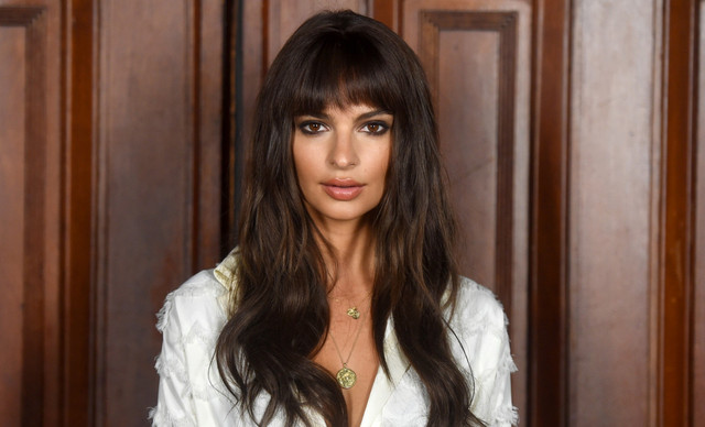 Η Εmily Ratajkowski γιόρτασε τα δυο χρόνια διαζυγίου τής με τον πιο ιδιαίτερο τρόπο