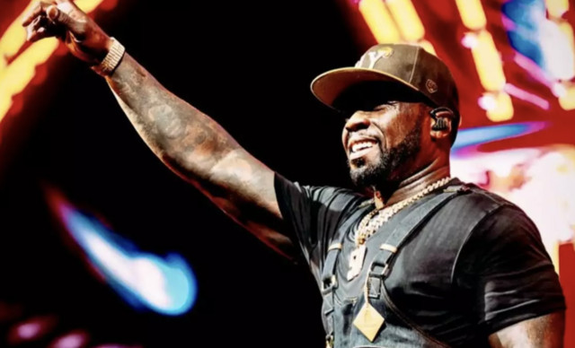 50 Cent: Πέταξε έξαλλος από την σκηνή το μικρόφωνο και τραυμάτισε γυναίκα