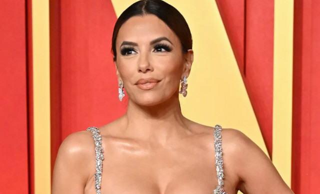 Eva Longoria: Το σχήμα και χρώμα στο μανικιούρ της είναι η τέλεια πρόταση για την άνοιξη