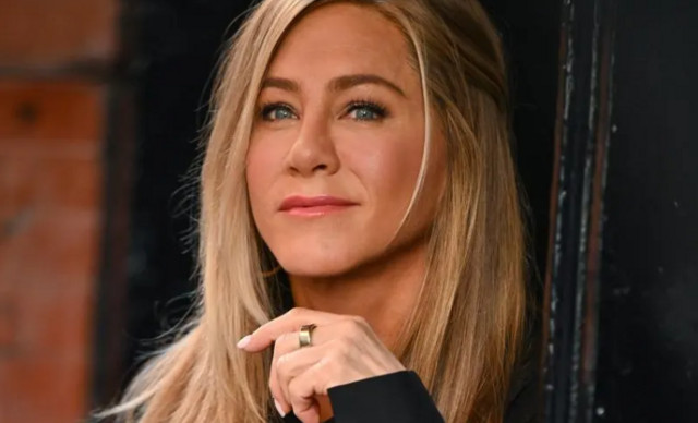 Jennifer Aniston: Ξέσπασε δημόσια σε κλάματα ενώ μιλούσε στο τηλέφωνο