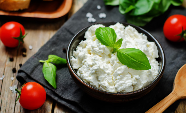 Συνταγή: Σπιτική ricotta με 3 υλικά!