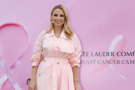 Η Estée Lauder Κύπρου φωταγώγησε την Πλατεία Ελευθερίας στα πλαίσια της Εκστρατείας Ενημέρωσης για τον καρκίνο του μαστού