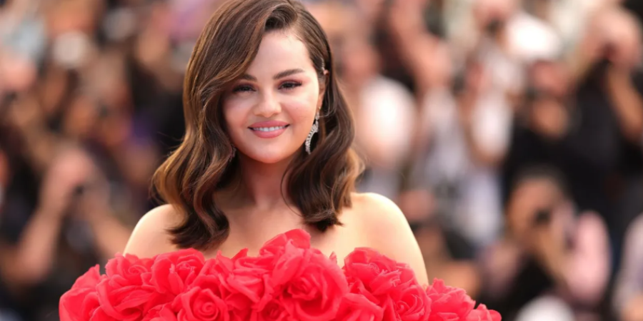 Sunset make-up: Τρία προϊόντα για να αντιγράψεις το αγαπημένο beauty look της Selena Gomez
