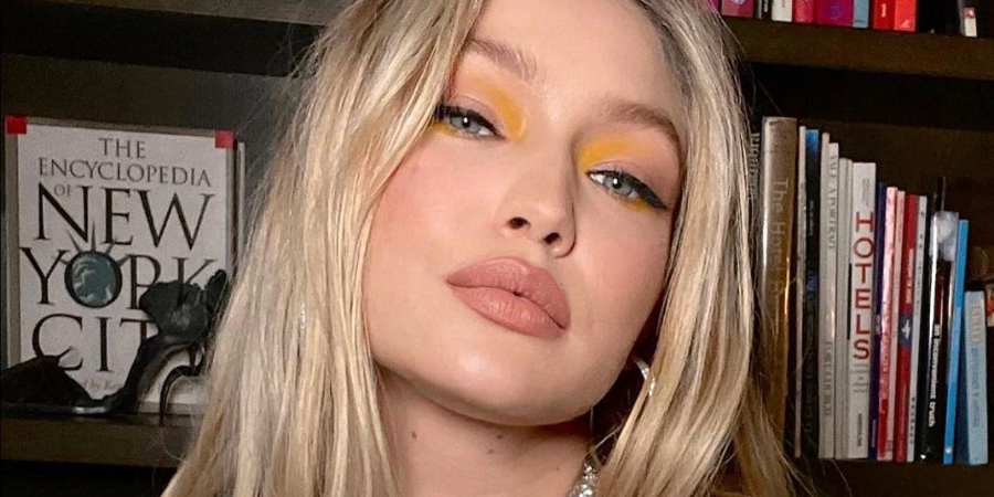 Gigi Hadid: Έχει το τέλειο ρουζ για sun-kiss makeup και κοστίζει λιγότερο από 15 ευρώ