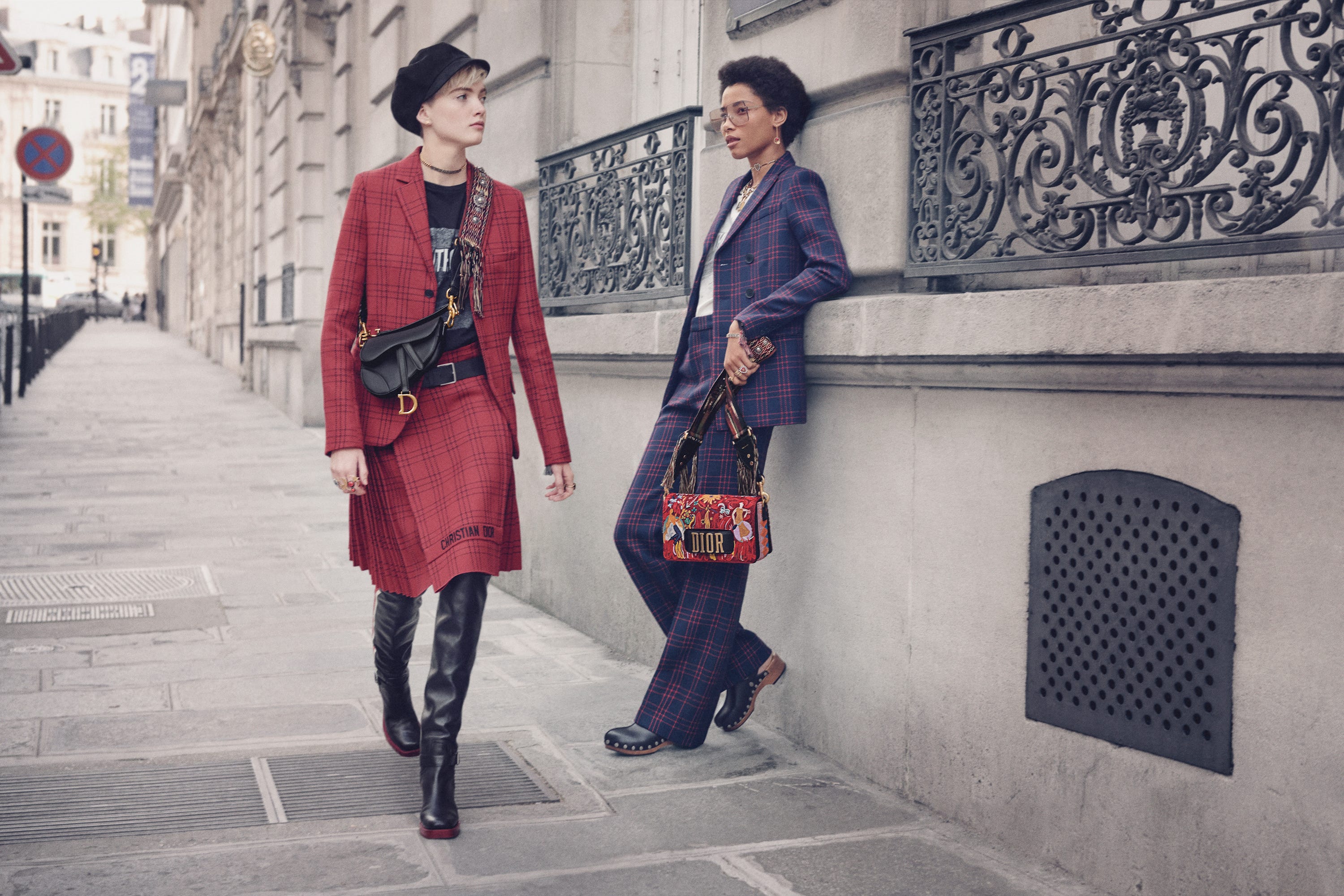 Πόσο κοστίζουν πραγματικά οι τσάντες Dior των 3.000 Ευρώ;