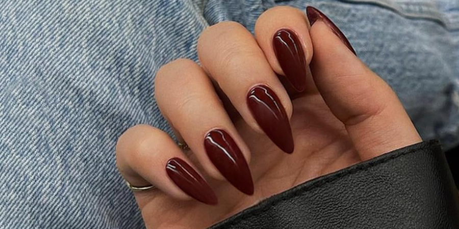 Burgundy Nails: Πώς να υιοθετήσεις την απόλυτη τάση στα νύχια για το φθινόπωρο