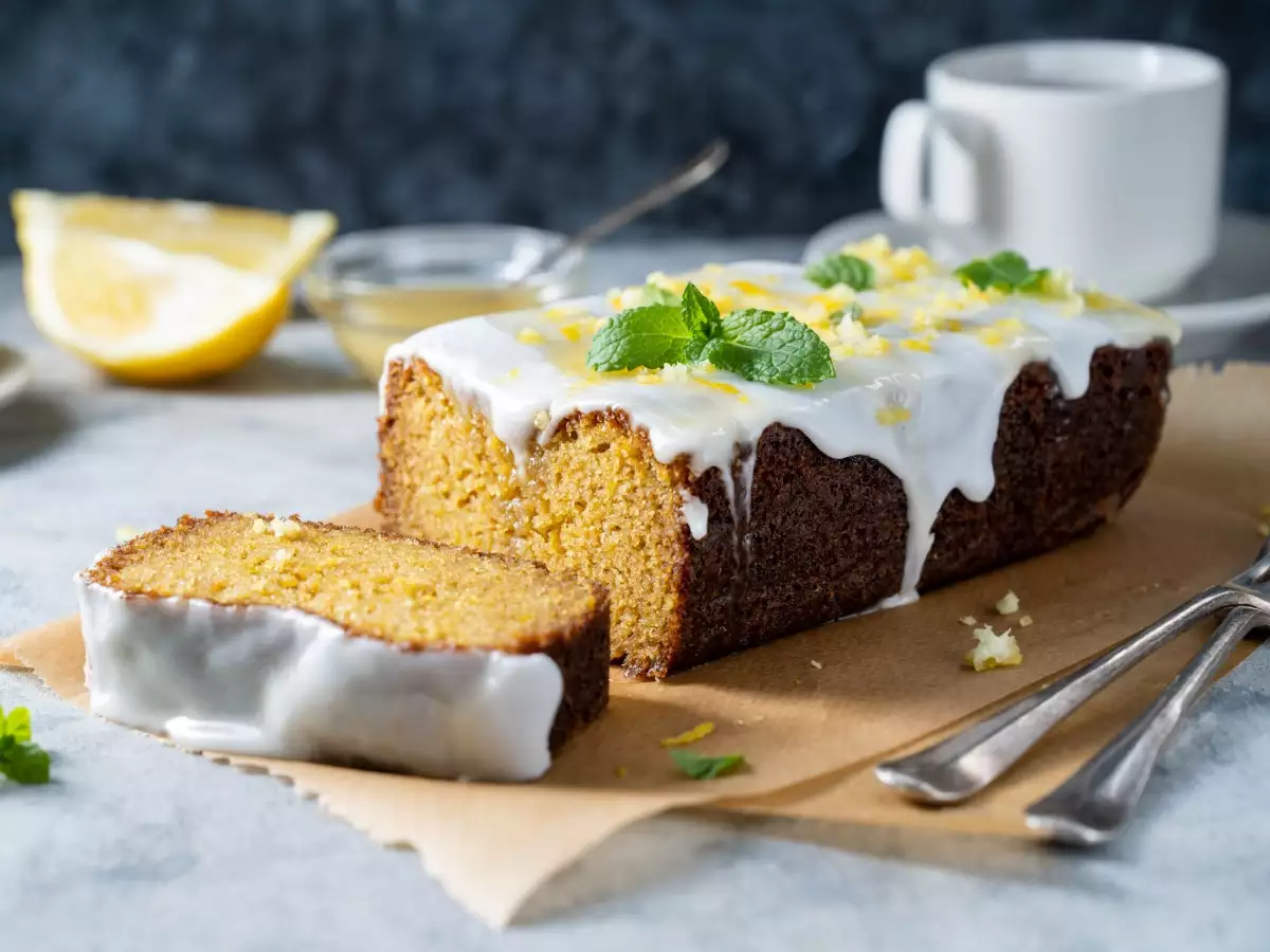 Εύκολη συνταγή για ζουμερό lemon cake