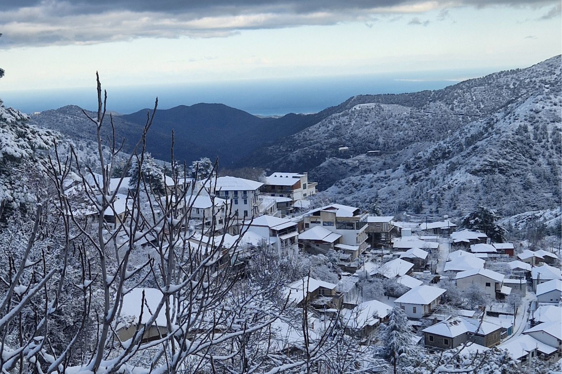 Τα ορεινά χωριά της Κύπρου «ντύθηκαν» στα λευκά! - Μαγευτικές εικόνες που θα σας εντυπωσιάσουν