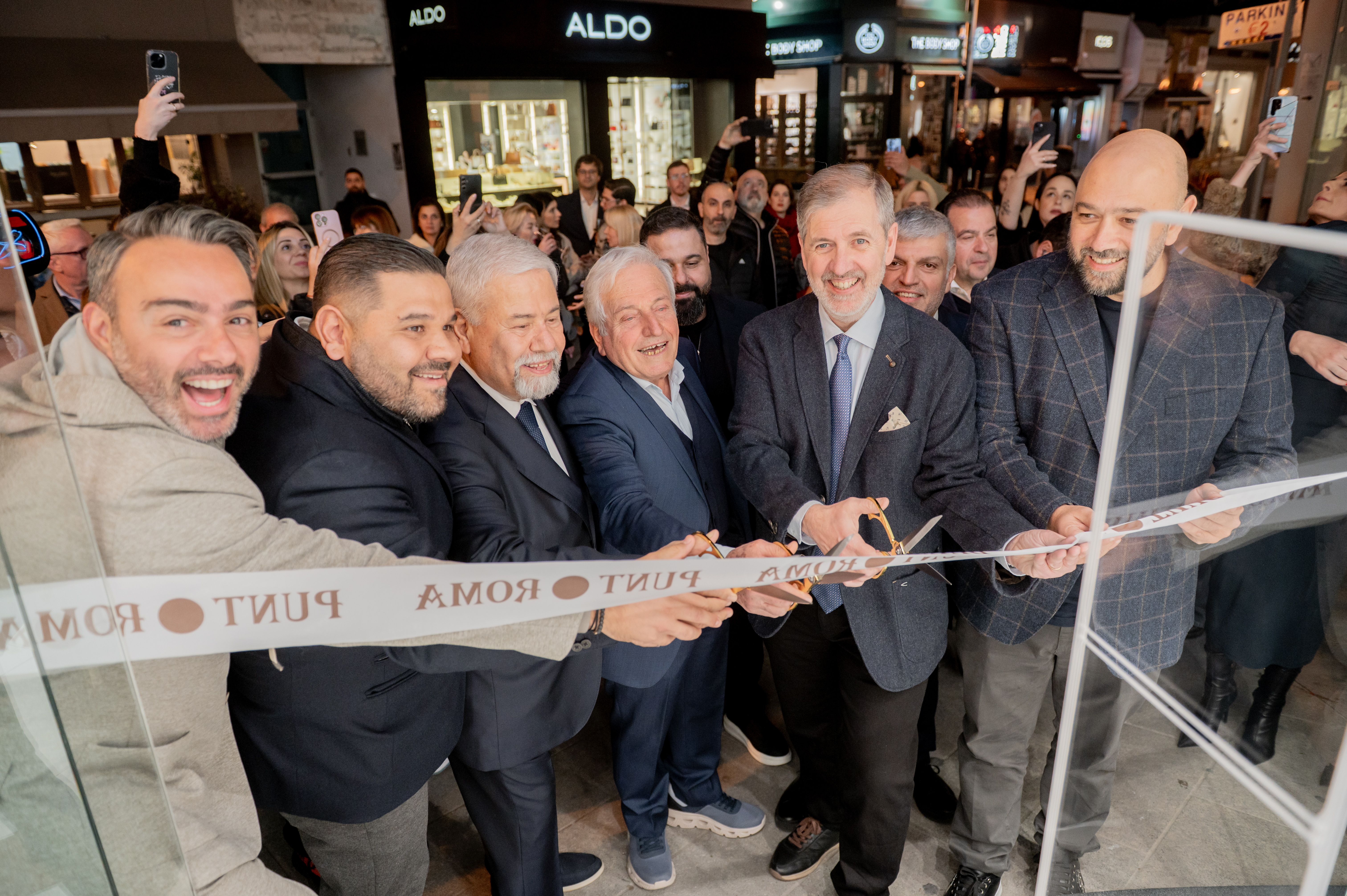 Λαμπερά εγκαίνια στην καρδιά της Λεμεσού για το PuntRoma