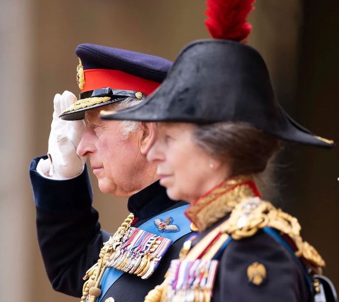 Trooping The Colour: Όσα πρέπει να γνωρίζετε για τα πρώτα επίσημα γενέθλια του βασιλιά Καρόλου