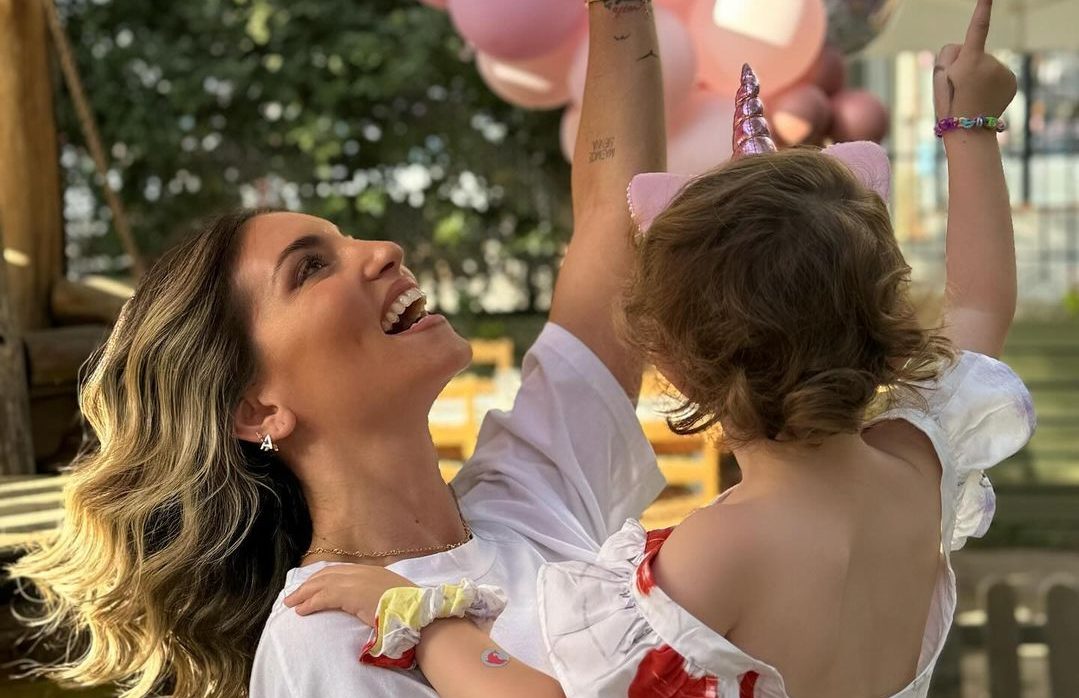 Αθηνά Οικονομάκου: Τα εντυπωσιακά γενέθλια της κόρης της στο εξοχικό τους